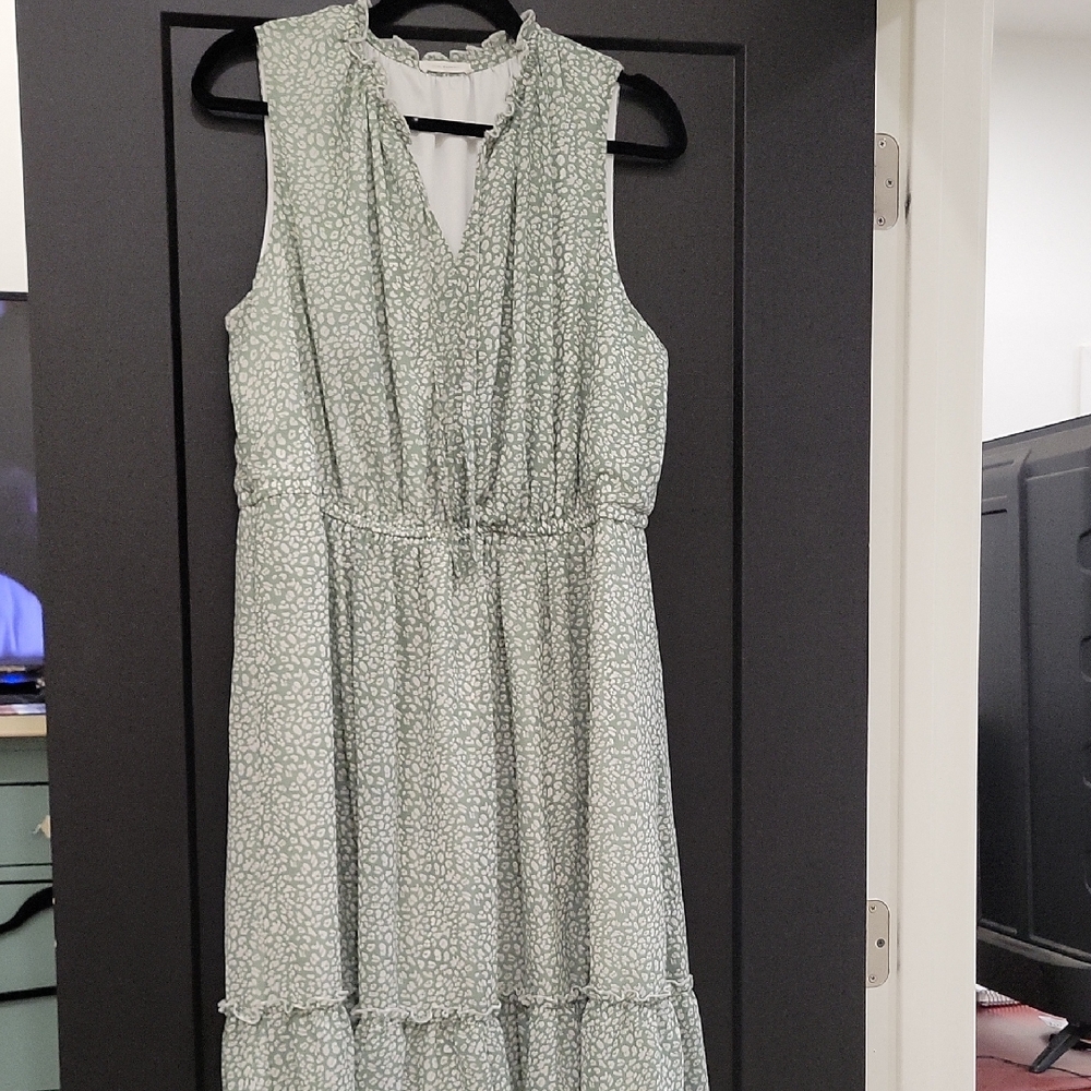 Elegant Green Sleeveless Dress